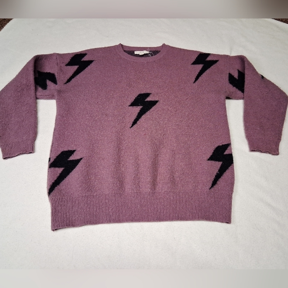 4/20$➡️ Purple Sweater with Black Lightning Bolts - Picture 1 of 3